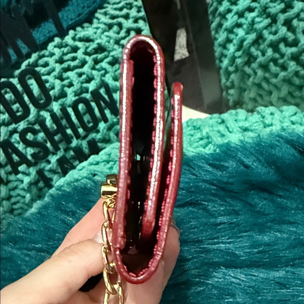 Louis Vuitton Scarlet vernis key holder Wallet with Gold Chain - Picture 6 of 11